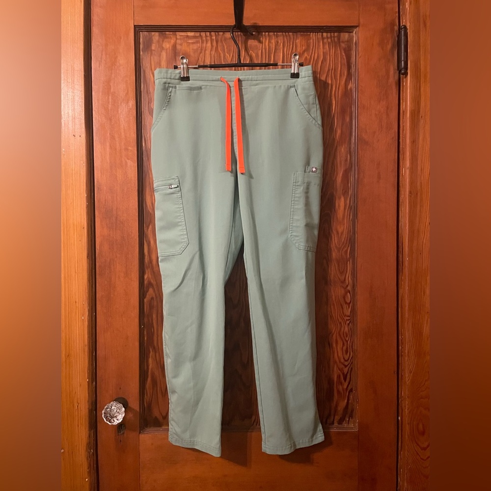 FIGS Yola Scrub Pants in Jade Size Small Petite